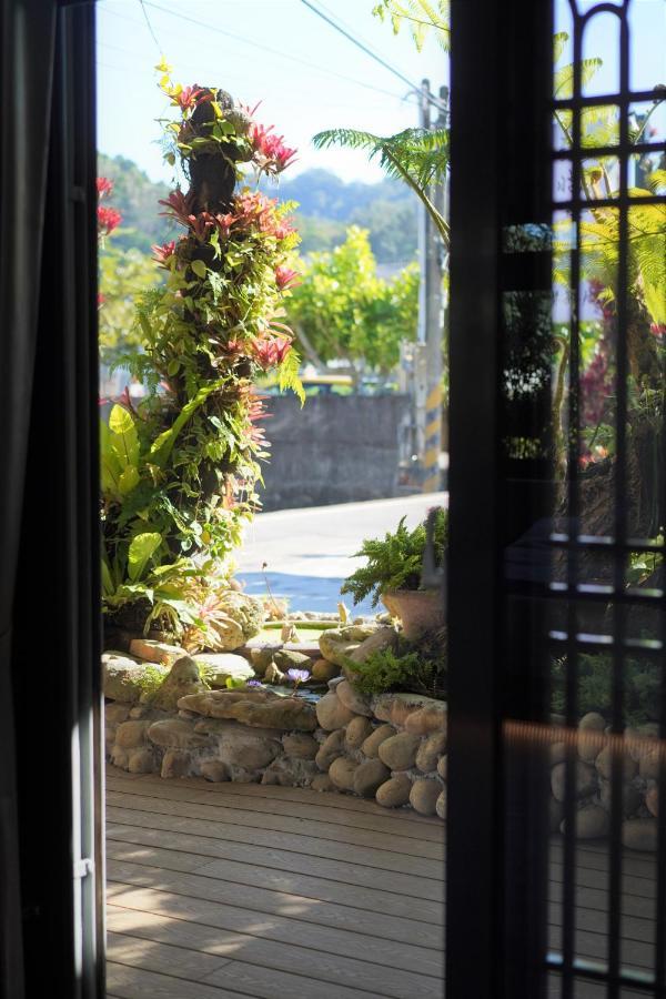 蘊慢築 茶花藝主題民宿 Yun Man Zhu Homestay Gongguan Экстерьер фото