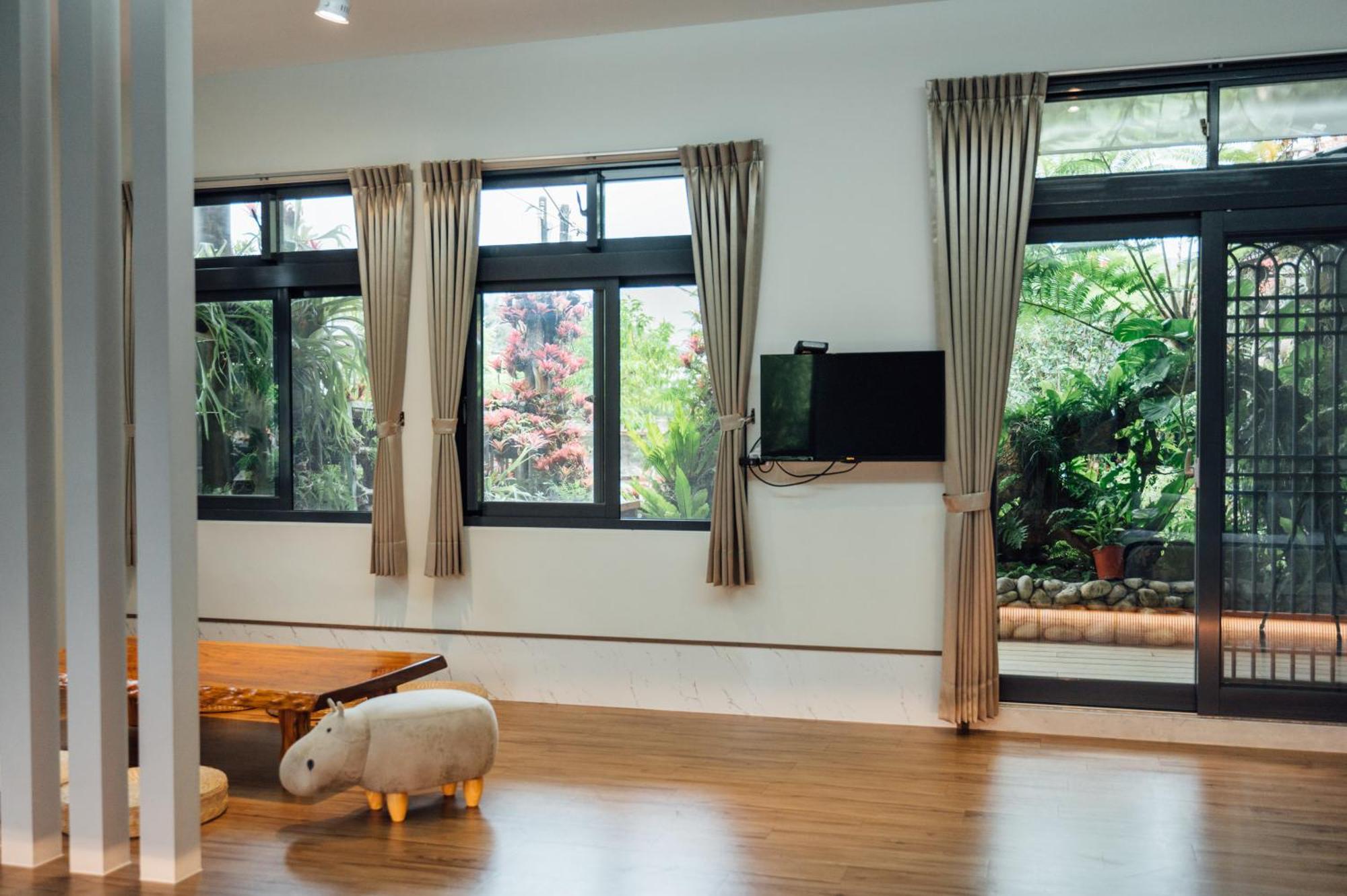 蘊慢築 茶花藝主題民宿 Yun Man Zhu Homestay Gongguan Экстерьер фото